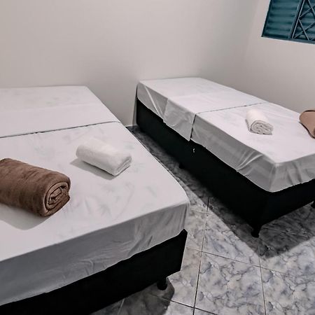 Pousada Roosevelt Quarto 03 - Pousada Central Prox Rodoviaria E Dist Industrial Ξενοδοχείο Ουμπερλάντια Εξωτερικό φωτογραφία
