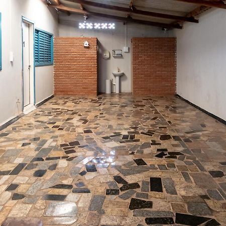 Pousada Roosevelt Quarto 03 - Pousada Central Prox Rodoviaria E Dist Industrial Ξενοδοχείο Ουμπερλάντια Εξωτερικό φωτογραφία