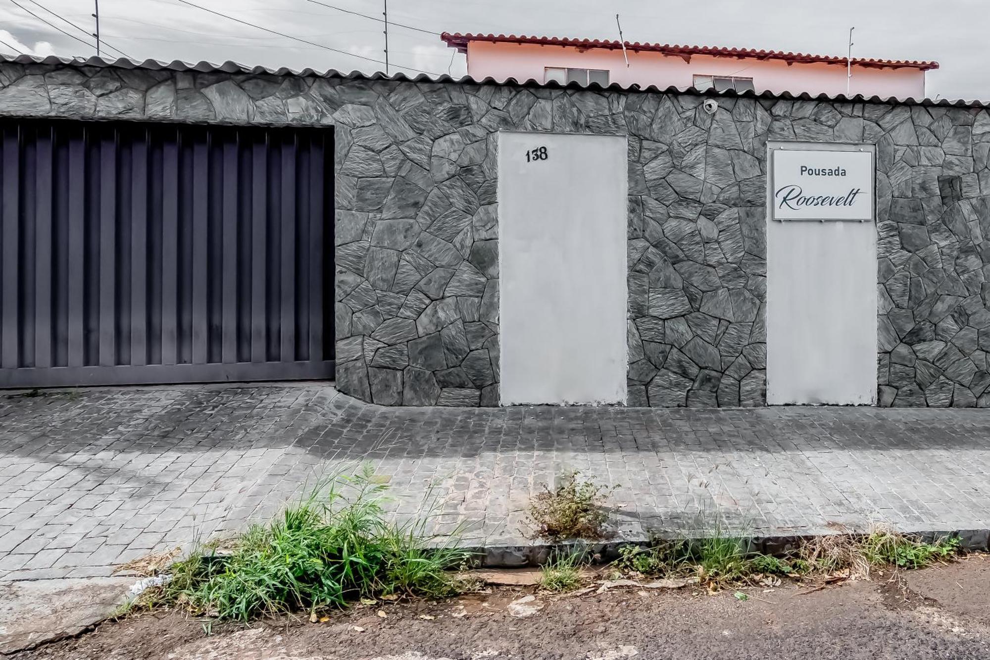 Pousada Roosevelt Quarto 03 - Pousada Central Prox Rodoviaria E Dist Industrial Ξενοδοχείο Ουμπερλάντια Εξωτερικό φωτογραφία