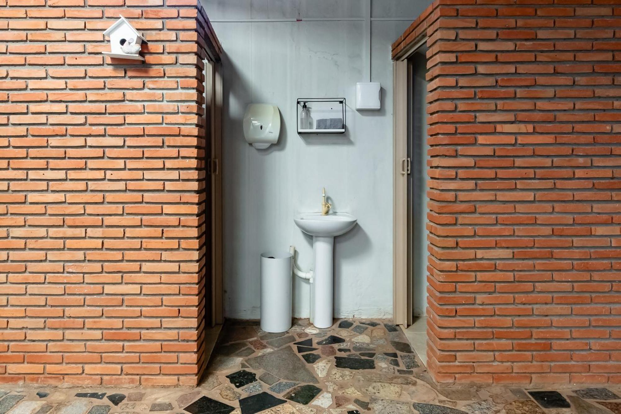 Pousada Roosevelt Quarto 03 - Pousada Central Prox Rodoviaria E Dist Industrial Ξενοδοχείο Ουμπερλάντια Εξωτερικό φωτογραφία